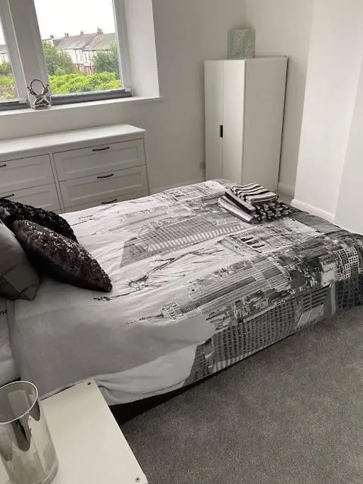 Four Double Bedroom Home - Free Parking And Wi-Fi Horsforth Casa vacanze